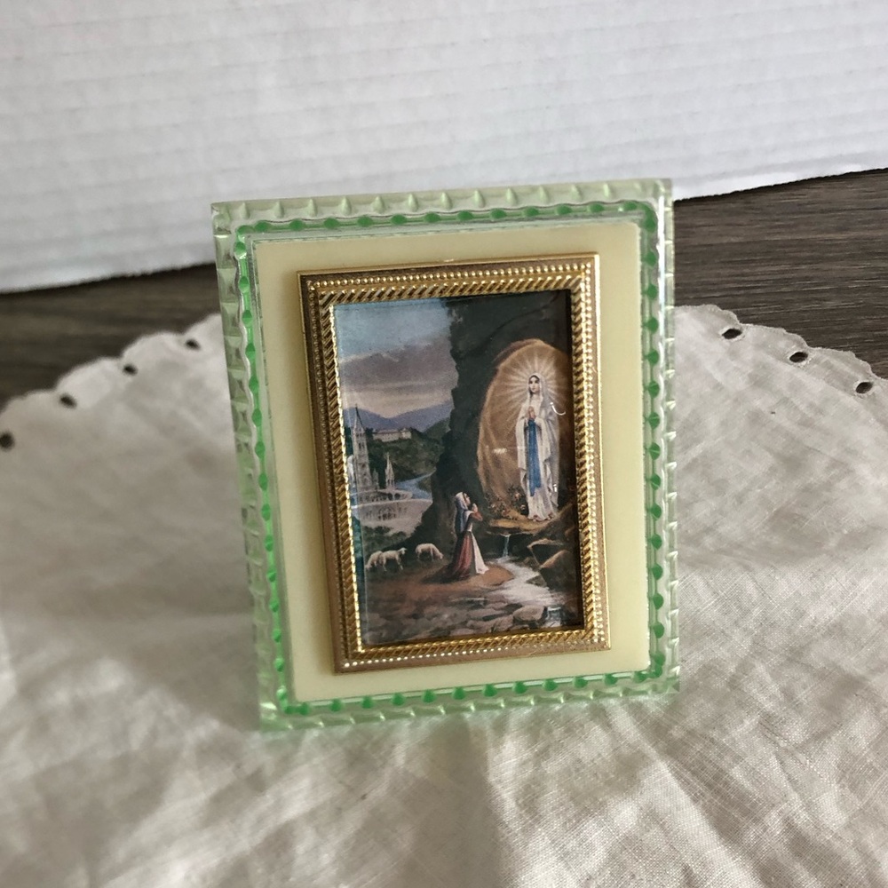 Vtg Pocket Size Religious Framed Photo